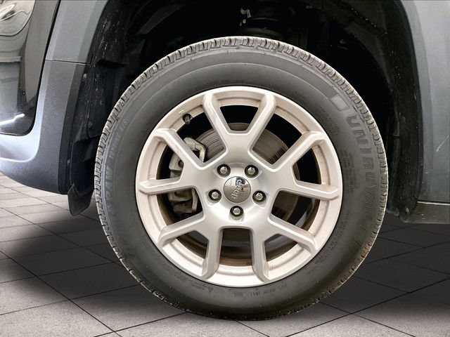 Used 2020 Jeep Renegade Latitude w/ Cold Weather Group AWD/4WD image 8