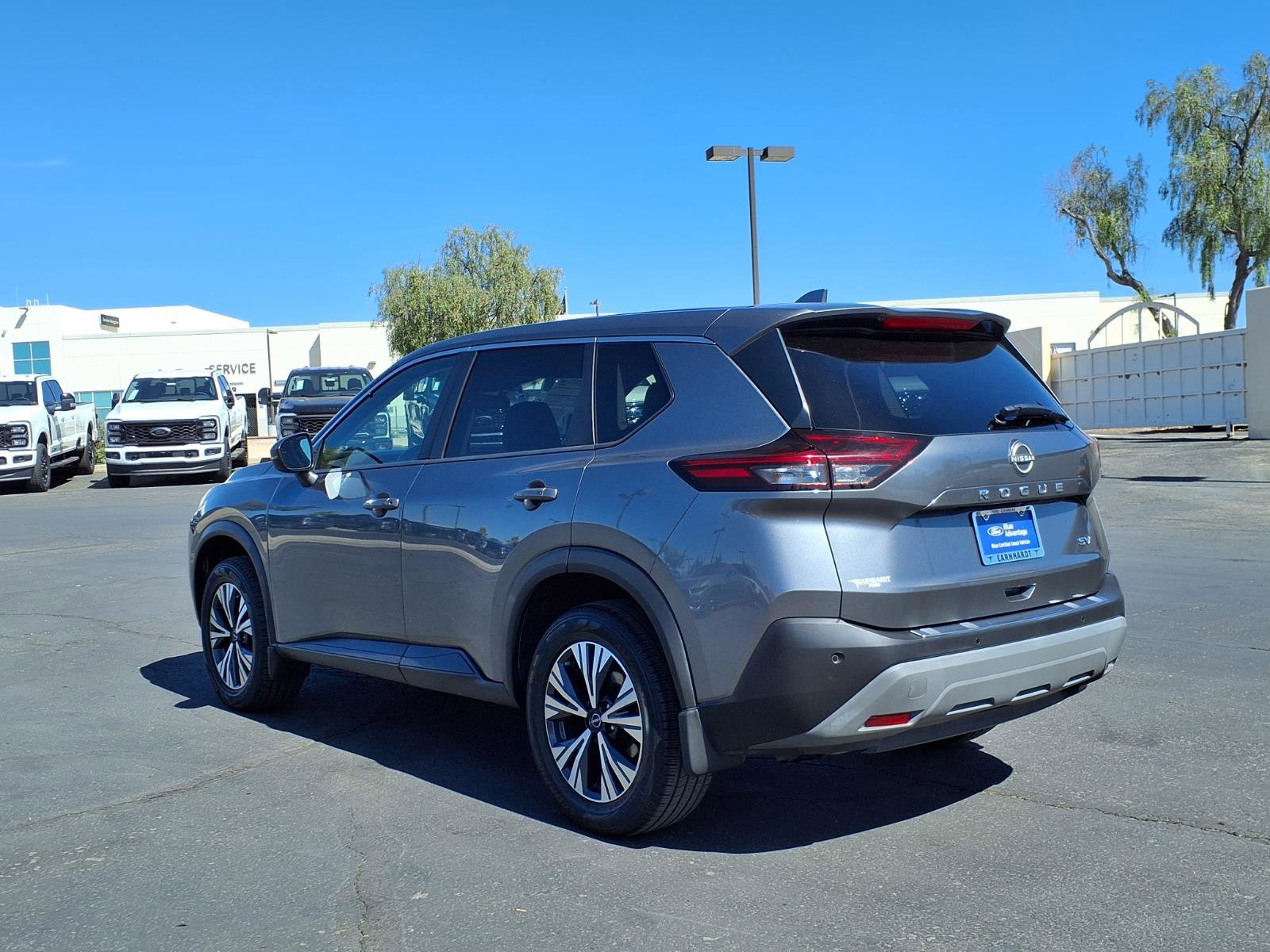 Used 2022 Nissan Rogue SV FWD image 4