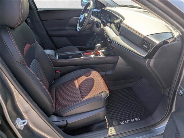 Used 2025 Nissan Kicks SR image 17