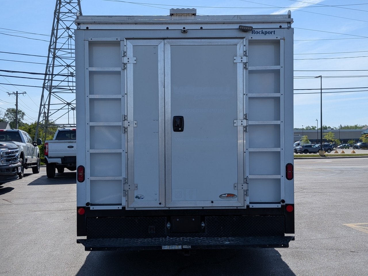 Certified 2022 Ford E-450 and Econoline 450 Super Duty w/ Power Windows & Locks Group RWD image 6