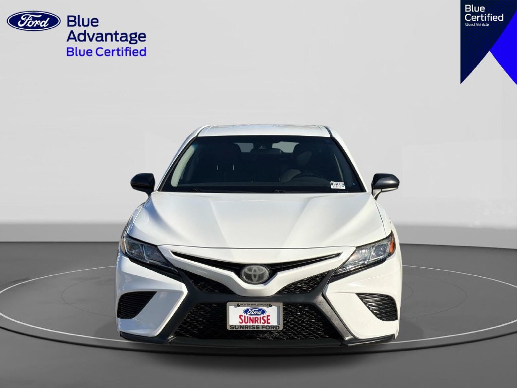 Used 2019 Toyota Camry SE FWD image 3