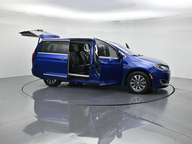 Used 2020 Chrysler Pacifica Limited FWD image 57