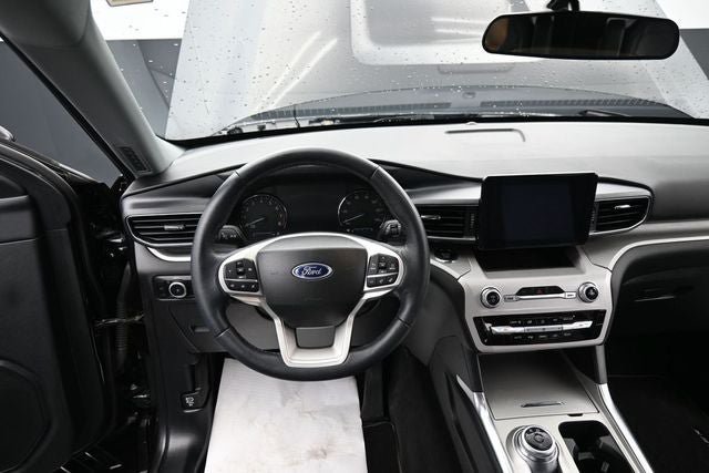 Certified 2023 Ford Explorer XLT w/ Equipment Group 202A AWD/4WD image 19