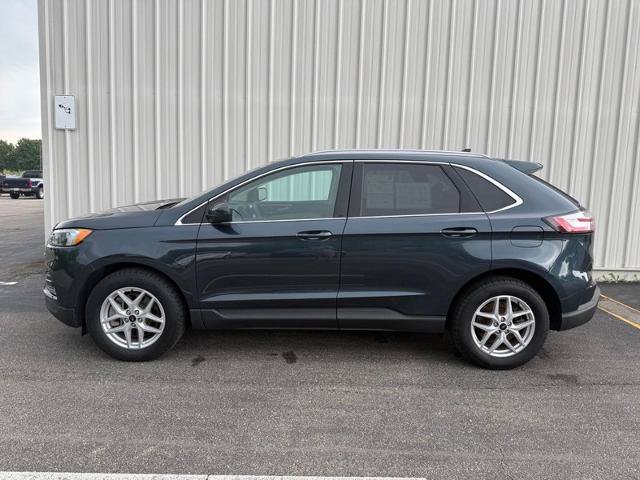 Certified 2024 Ford Edge SEL w/ Convenience Package AWD/4WD image 2