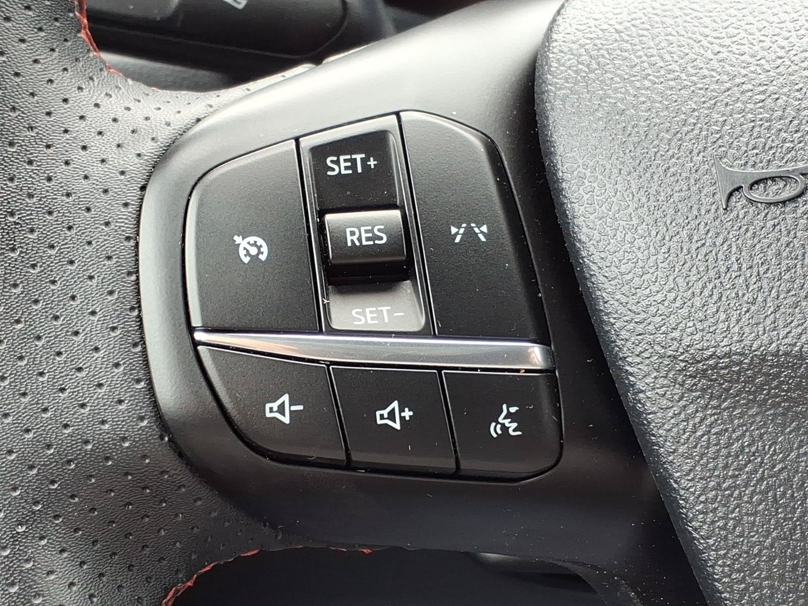 Certified 2025 Ford Escape ST-Line FWD image 26