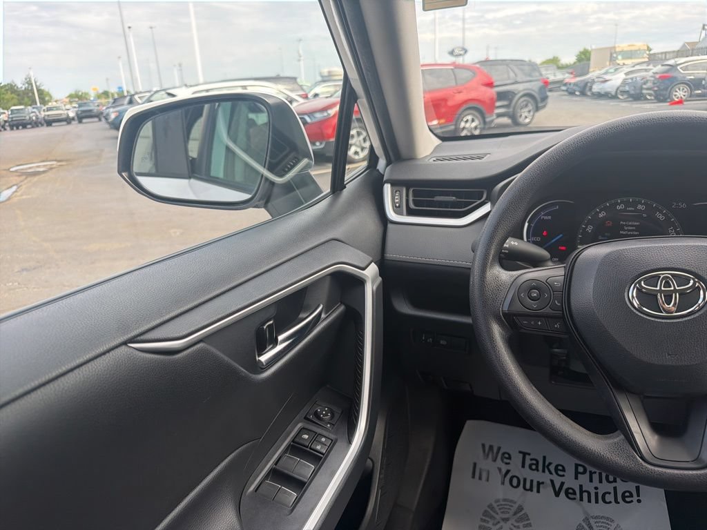 Used 2023 Toyota RAV4 XLE AWD/4WD image 16
