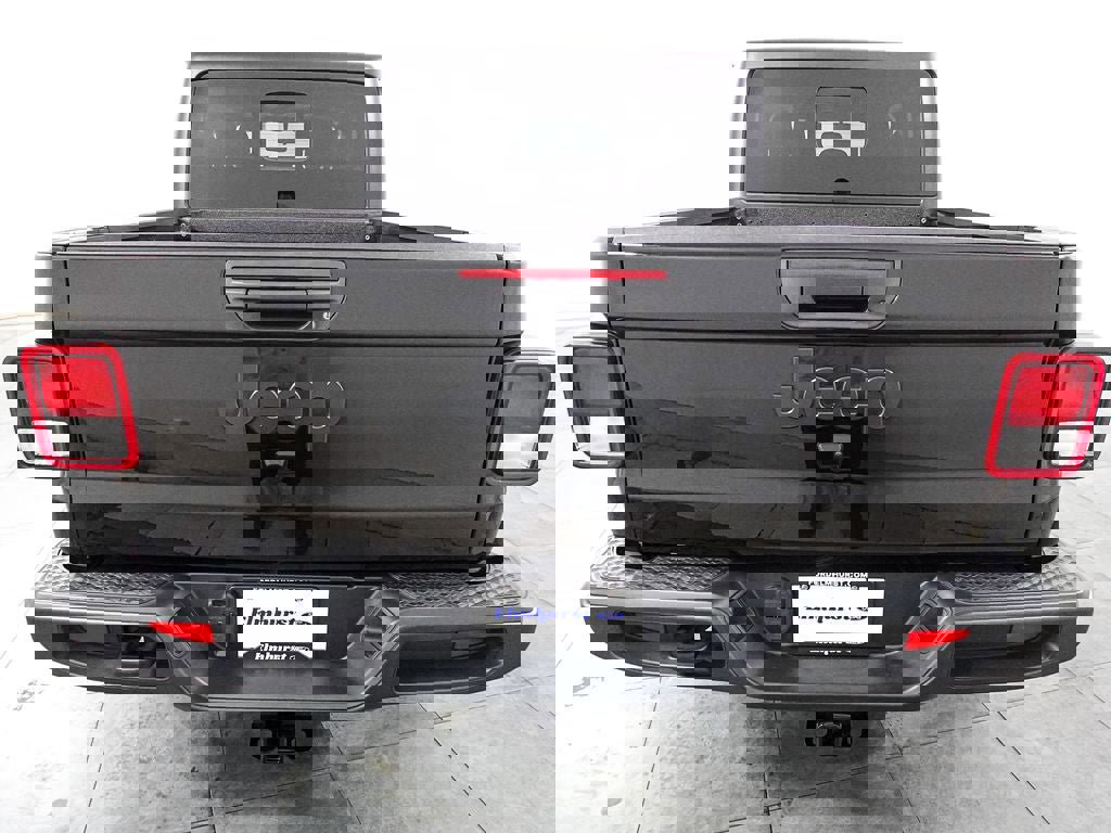 Used 2022 Jeep Gladiator Sport image 4