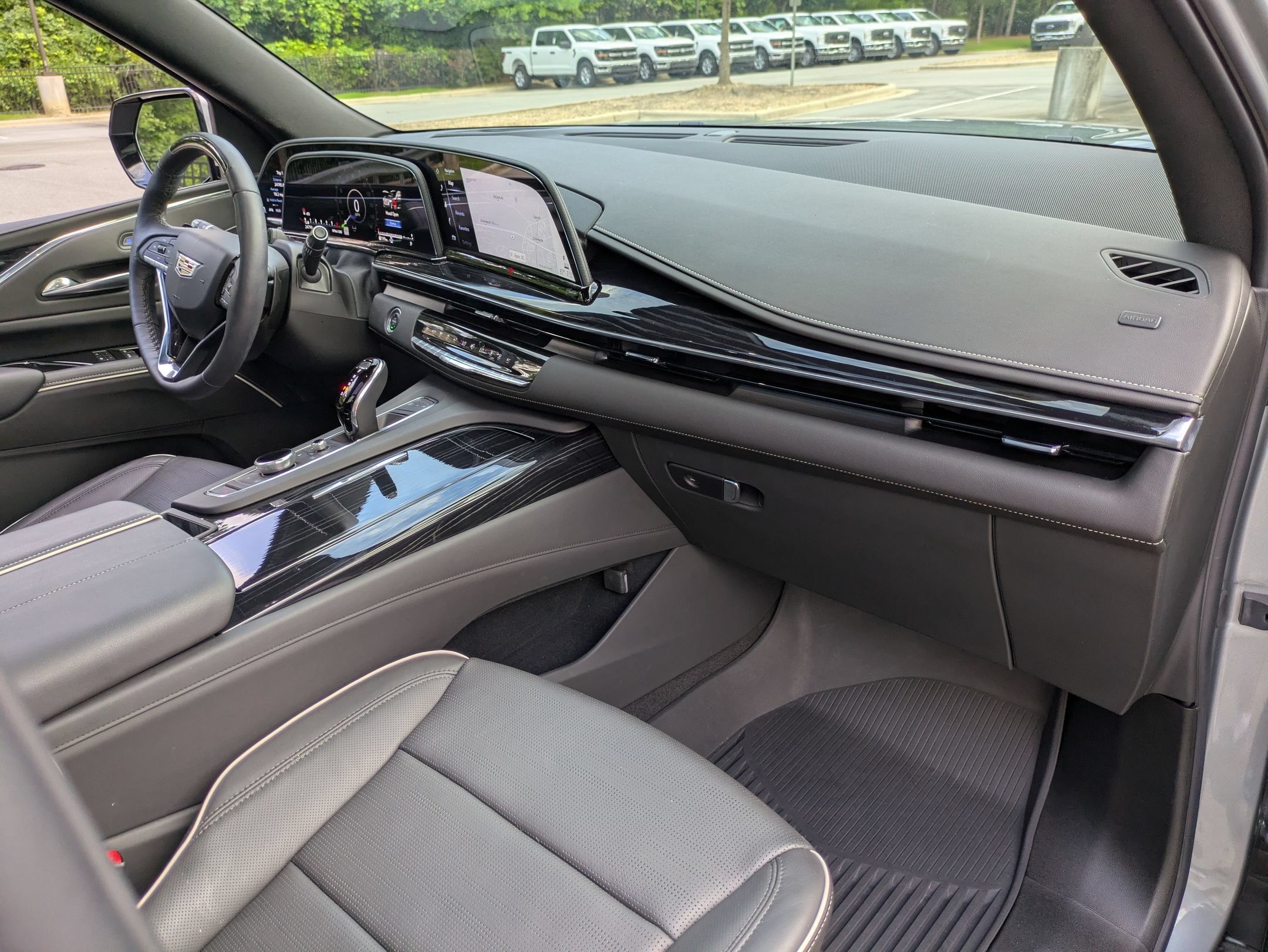 Used 2024 Cadillac Escalade Sport w/ LPO, ONYX Package AWD/4WD image 39