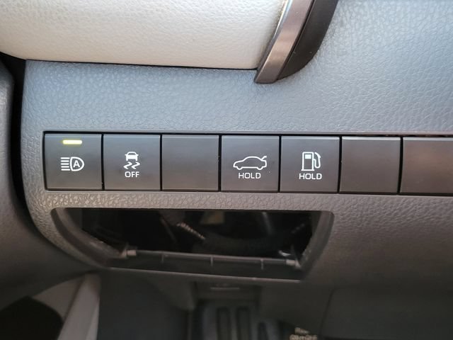 Used 2022 Toyota Camry LE FWD image 12