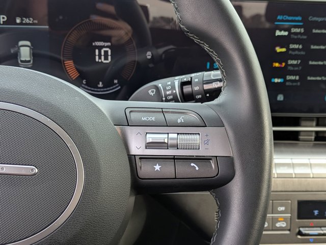 Used 2025 Hyundai Kona SEL image 19