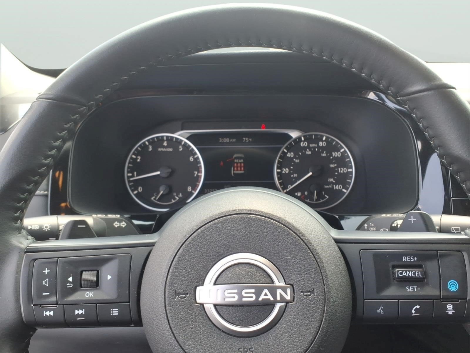 Used 2025 Nissan Pathfinder SV AWD/4WD image 19