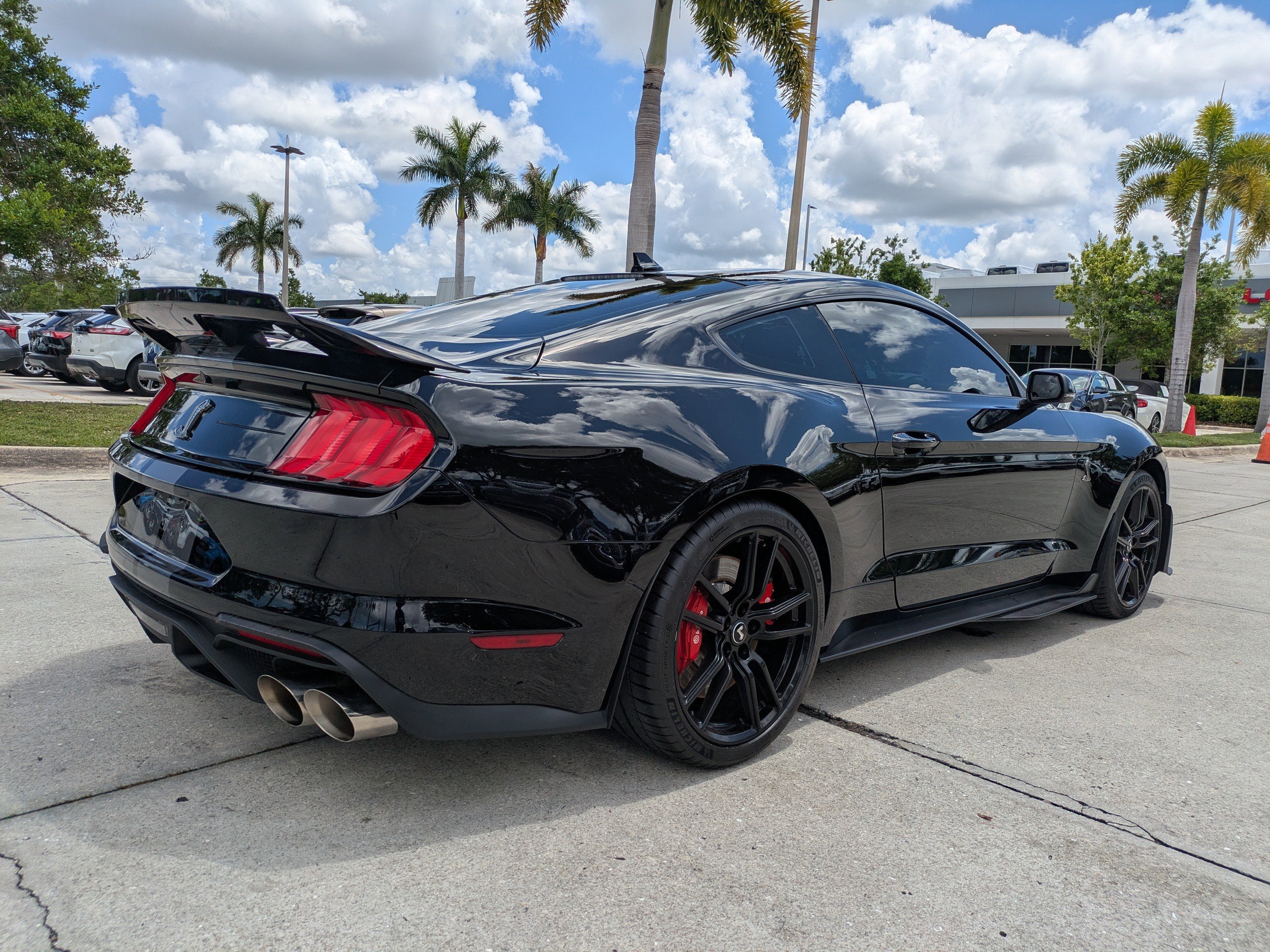 Certified 2022 Ford Mustang Shelby GT500 w/ Technology Package RWD image 4