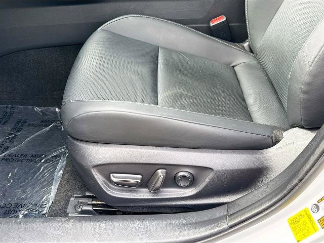 Used 2024 Toyota Prius XLE AWD/4WD image 16