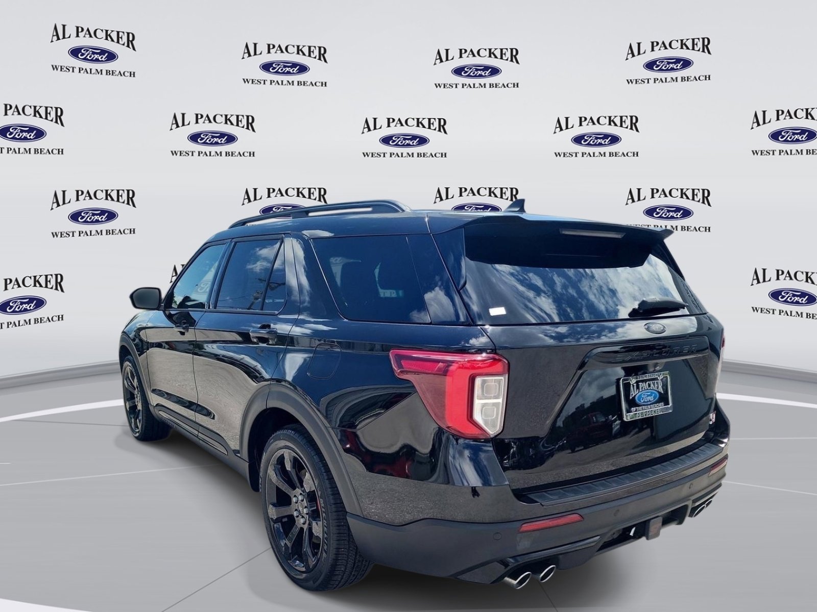 Certified 2022 Ford Explorer ST w/ ST Street Pack RWD image 3