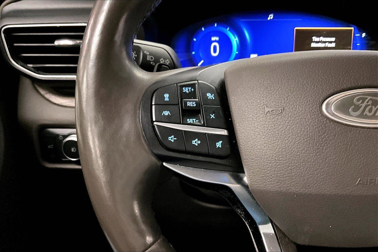 Certified 2020 Ford Explorer Platinum w/ Premium Technology Package image 17