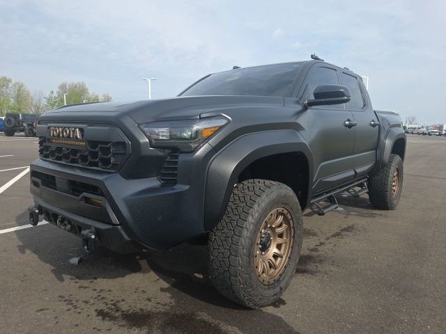 Used 2024 Toyota Tacoma SR5 image 2