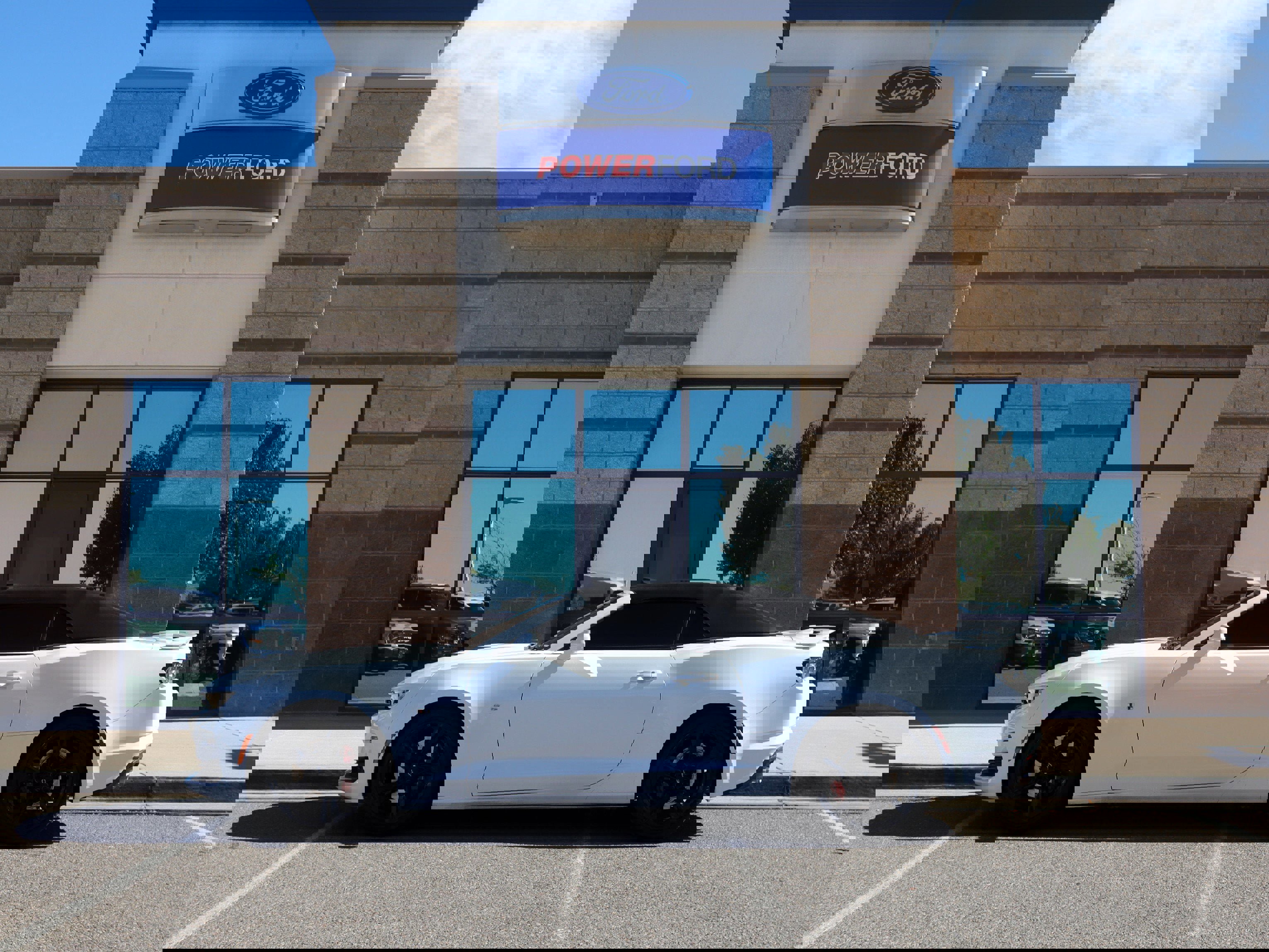 Used 2023 Chevrolet Camaro SS image 2