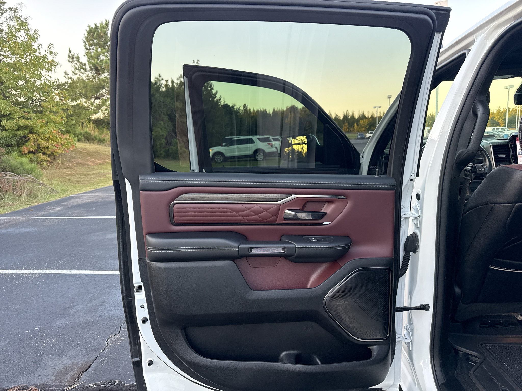 Used 2025 RAM 1500 Limited AWD/4WD image 22