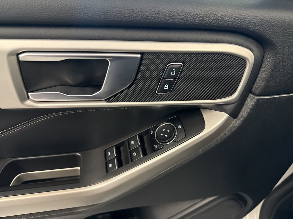 Certified 2023 Ford Explorer XLT w/ Equipment Group 202A image 31