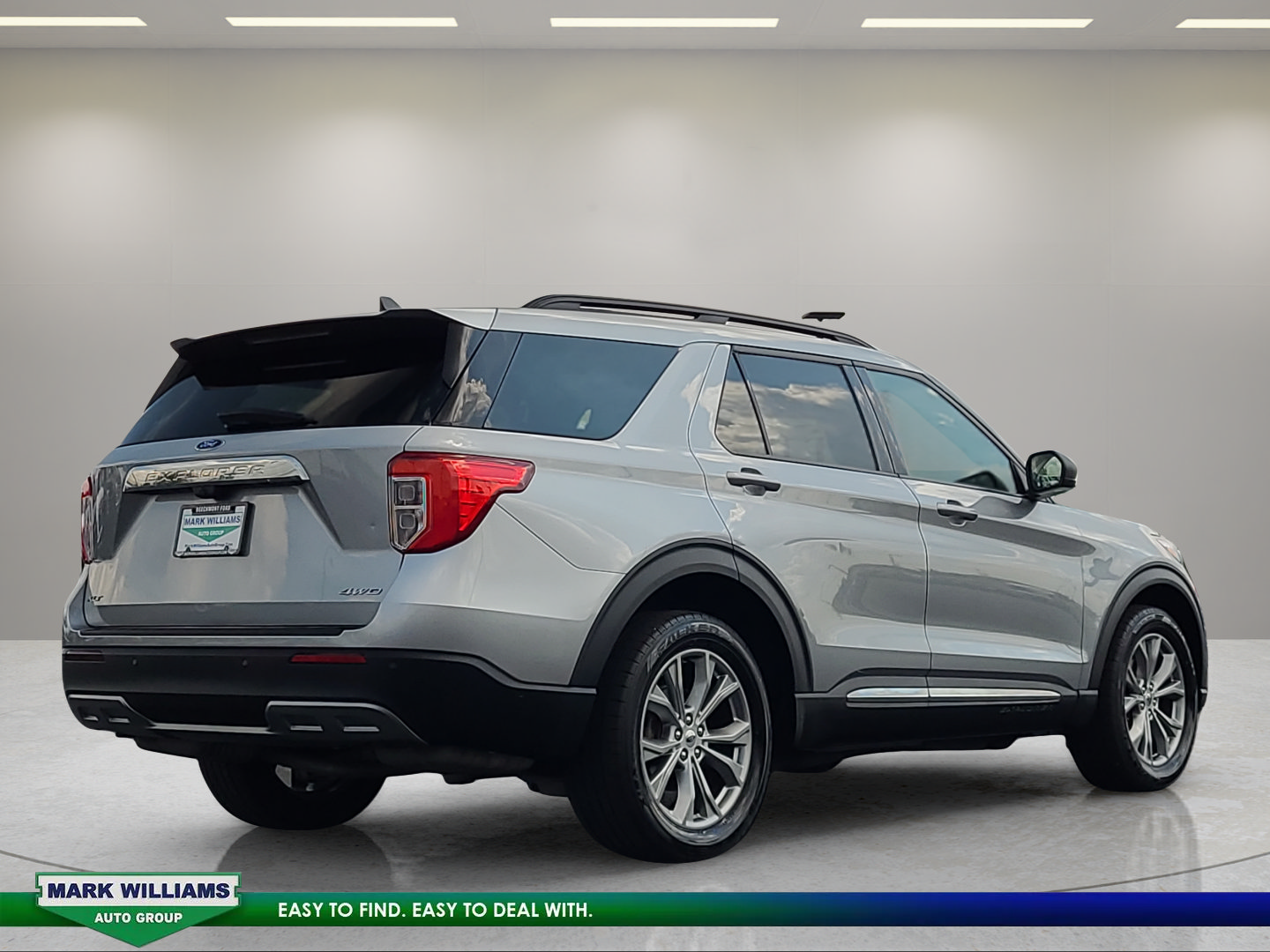Certified 2023 Ford Explorer XLT w/ Equipment Group 202A AWD/4WD image 4