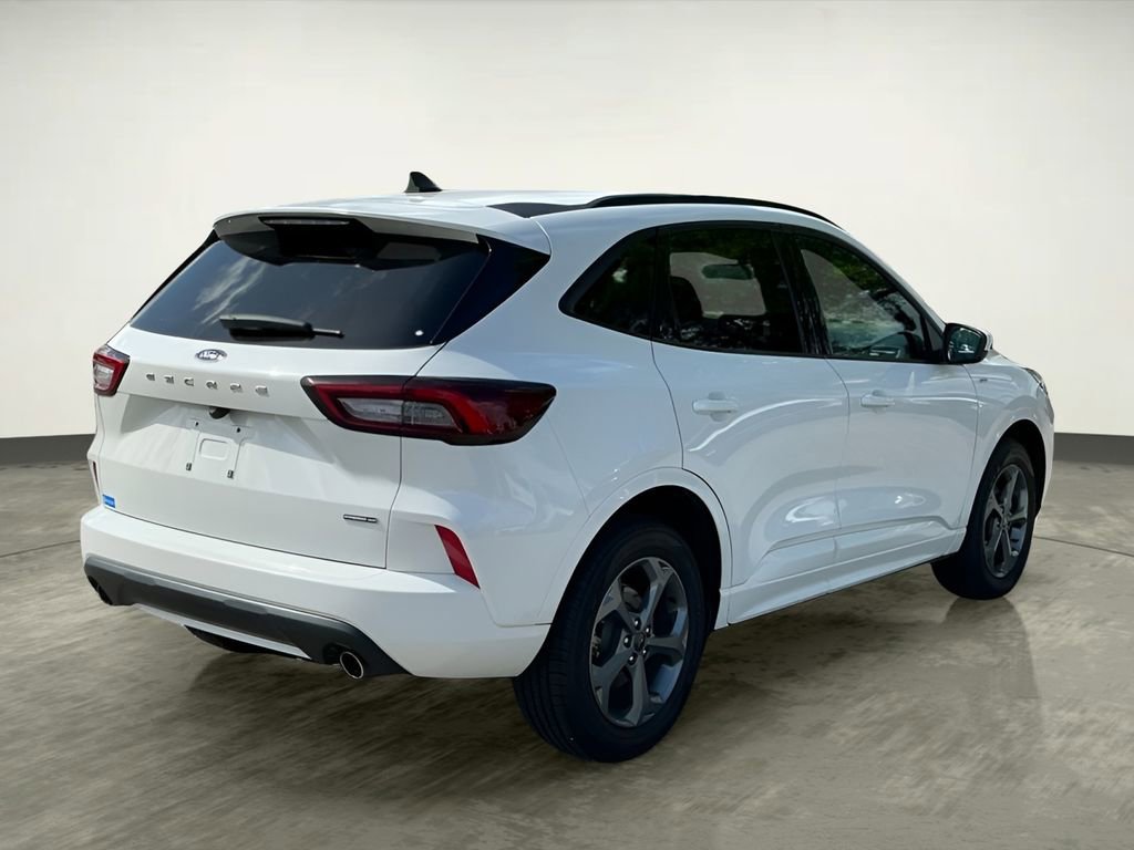 Certified 2024 Ford Escape ST-Line Select AWD/4WD image 6