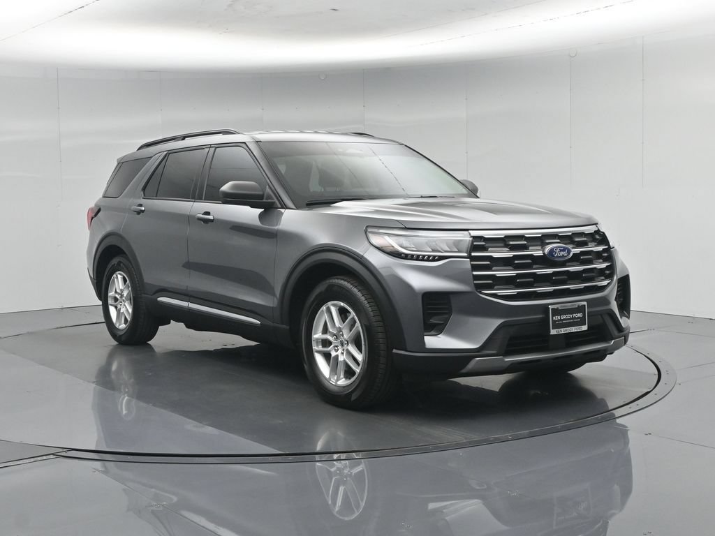Certified 2025 Ford Explorer Active RWD image 60