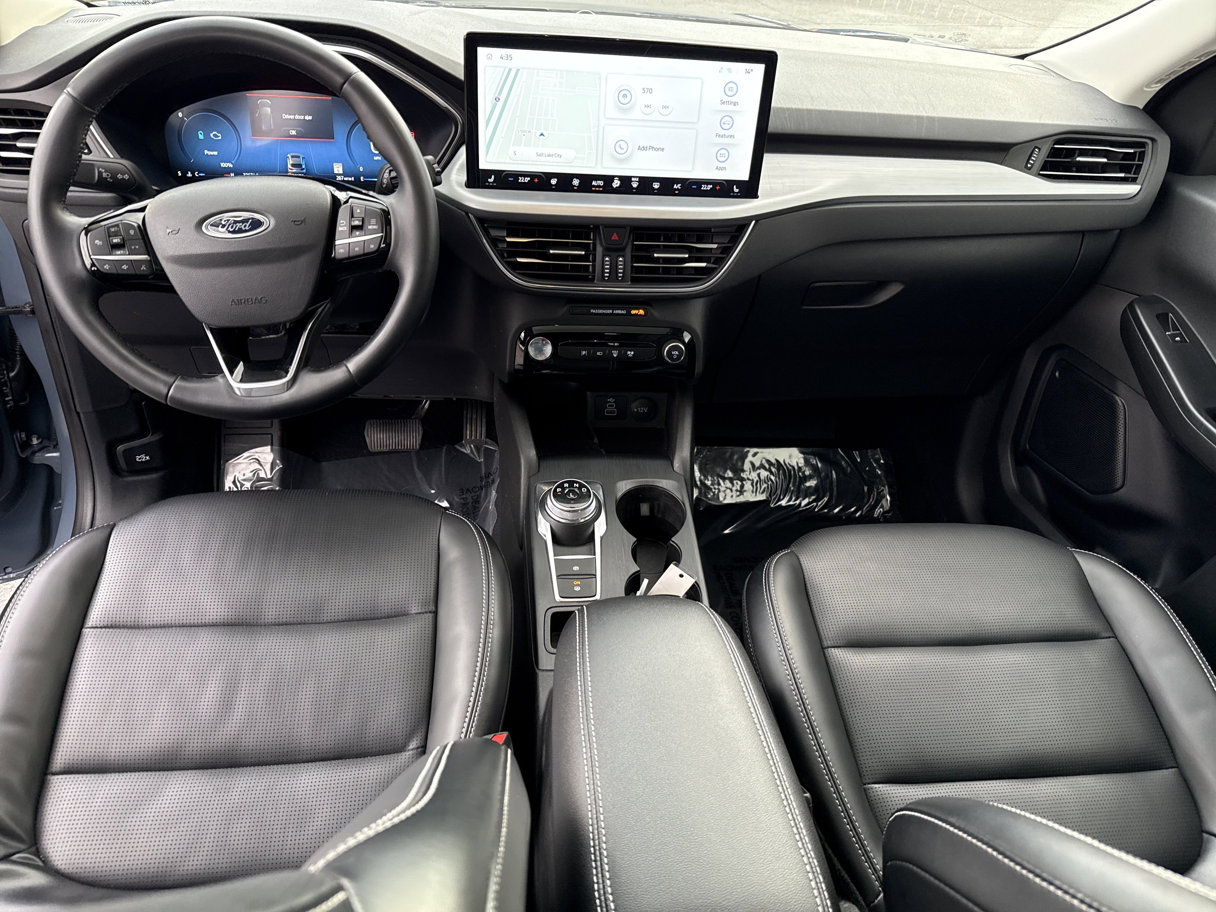 Certified 2024 Ford Escape Platinum w/ Class II Trailer Tow Package image 17