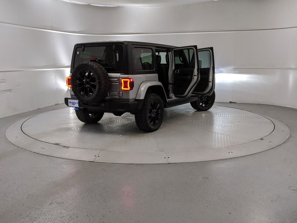 Used 2023 Jeep Wrangler Unlimited Sahara image 9