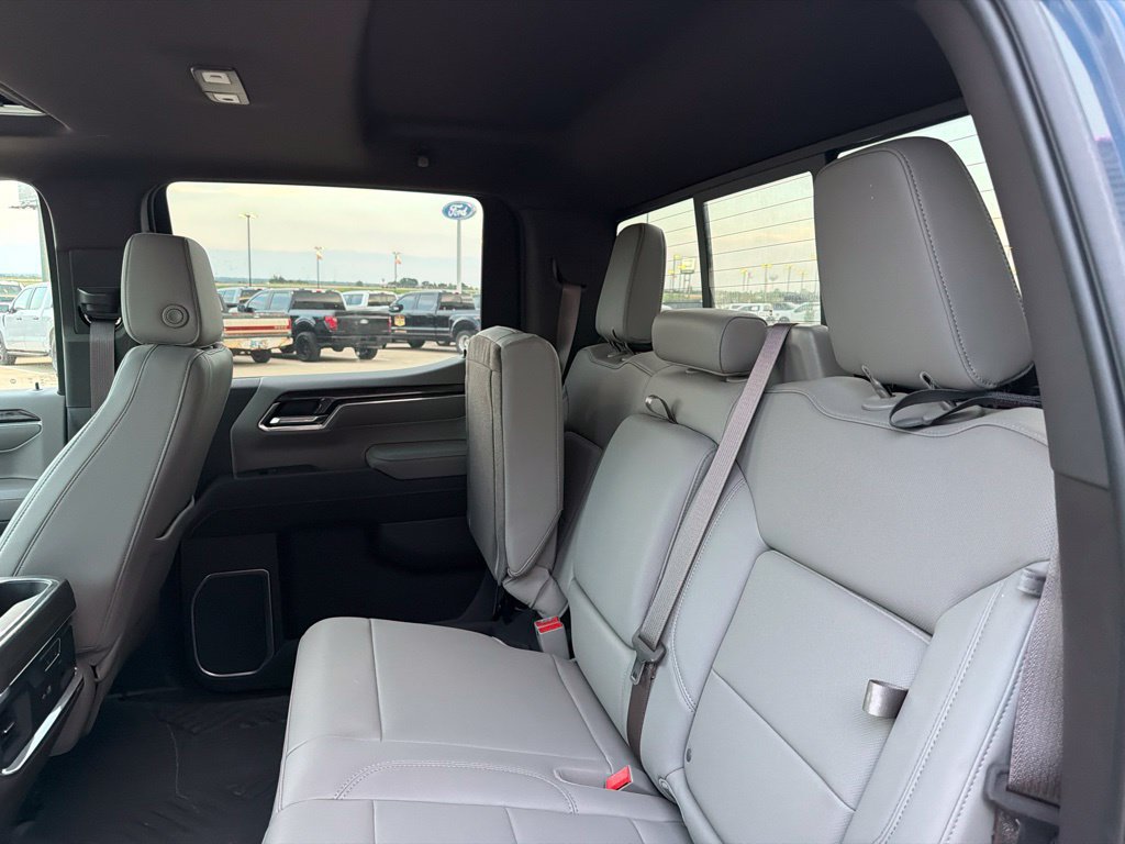 Used 2023 Chevrolet Silverado 1500 LTZ w/ LTZ Premium Package AWD/4WD image 17