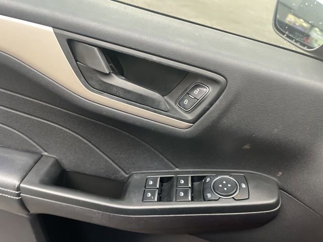 Certified 2022 Ford Escape SE w/ SE Sport Appearance Package image 20