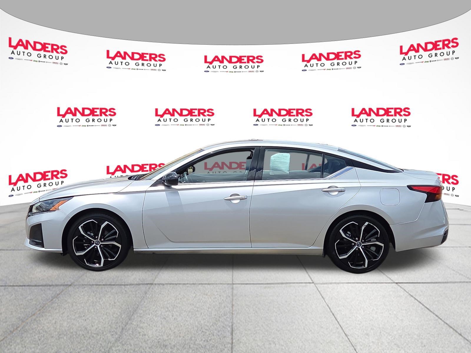 Used 2024 Nissan Altima 2.5 SR FWD image 6