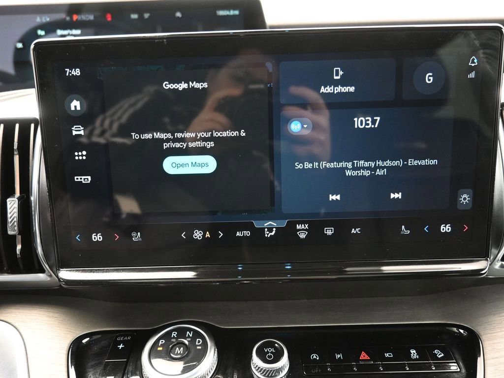 Certified 2025 Ford Expedition Max Platinum image 9