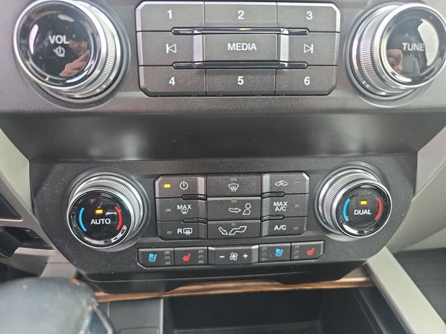 Certified 2019 Ford F150 Lariat w/ Equipment Group 502A Luxury image 20