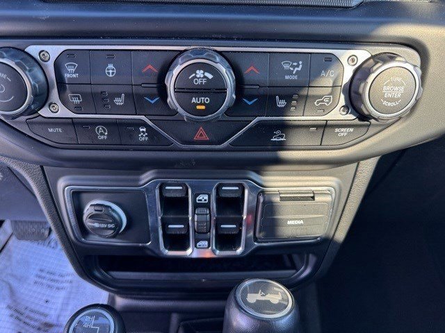 Used 2023 Jeep Wrangler Unlimited Sahara image 19