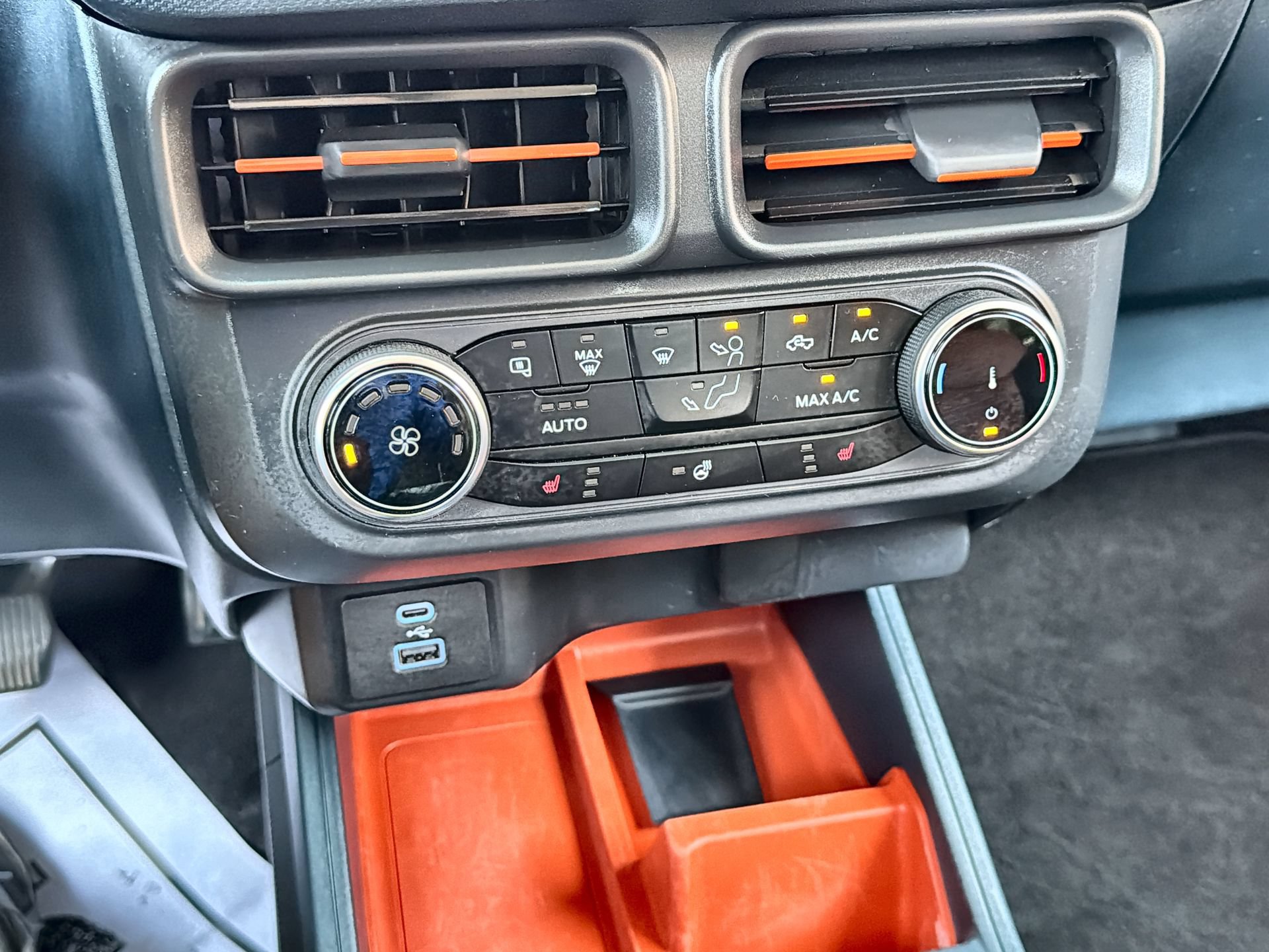 Certified 2024 Ford Maverick XLT w/ XLT Luxury Package FWD image 18