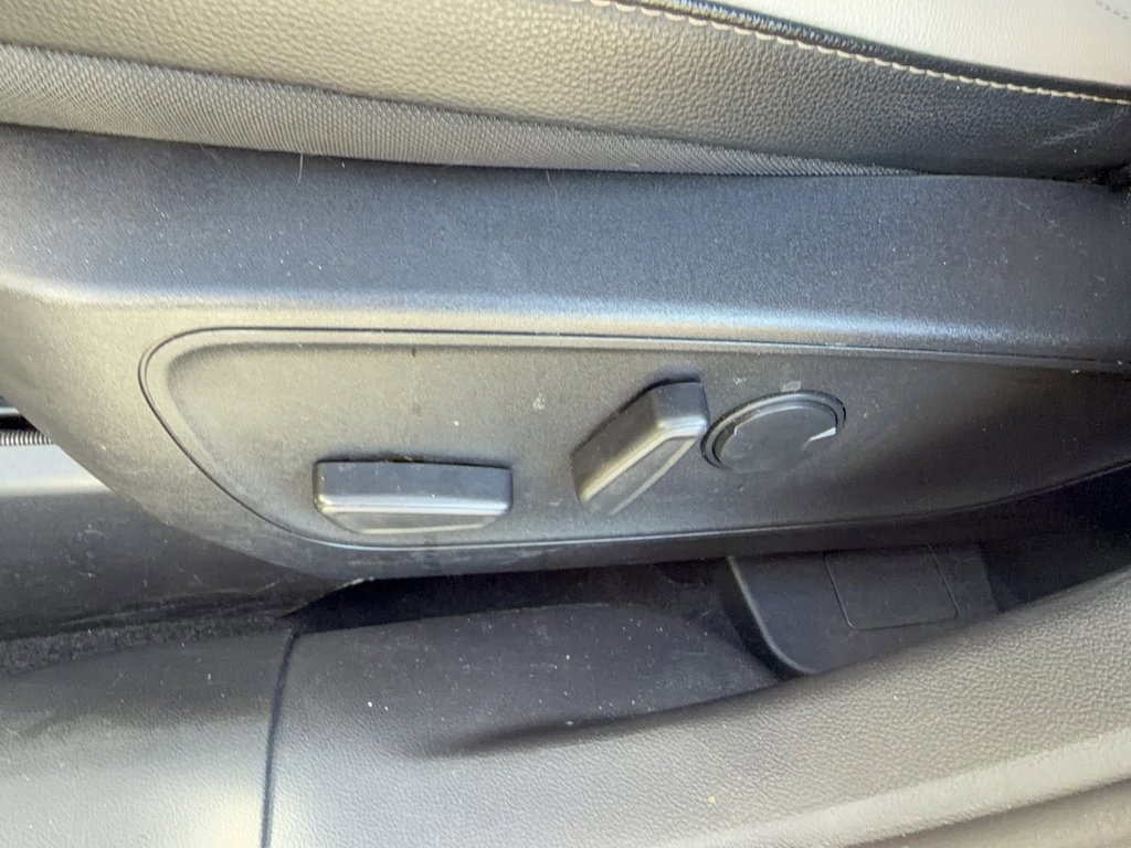 Certified 2022 Ford Escape SEL image 33