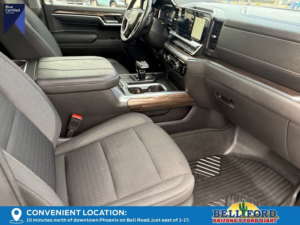 Used 2023 Chevrolet Silverado 1500 RST w/ Z71 Off-Road Package AWD/4WD image 7