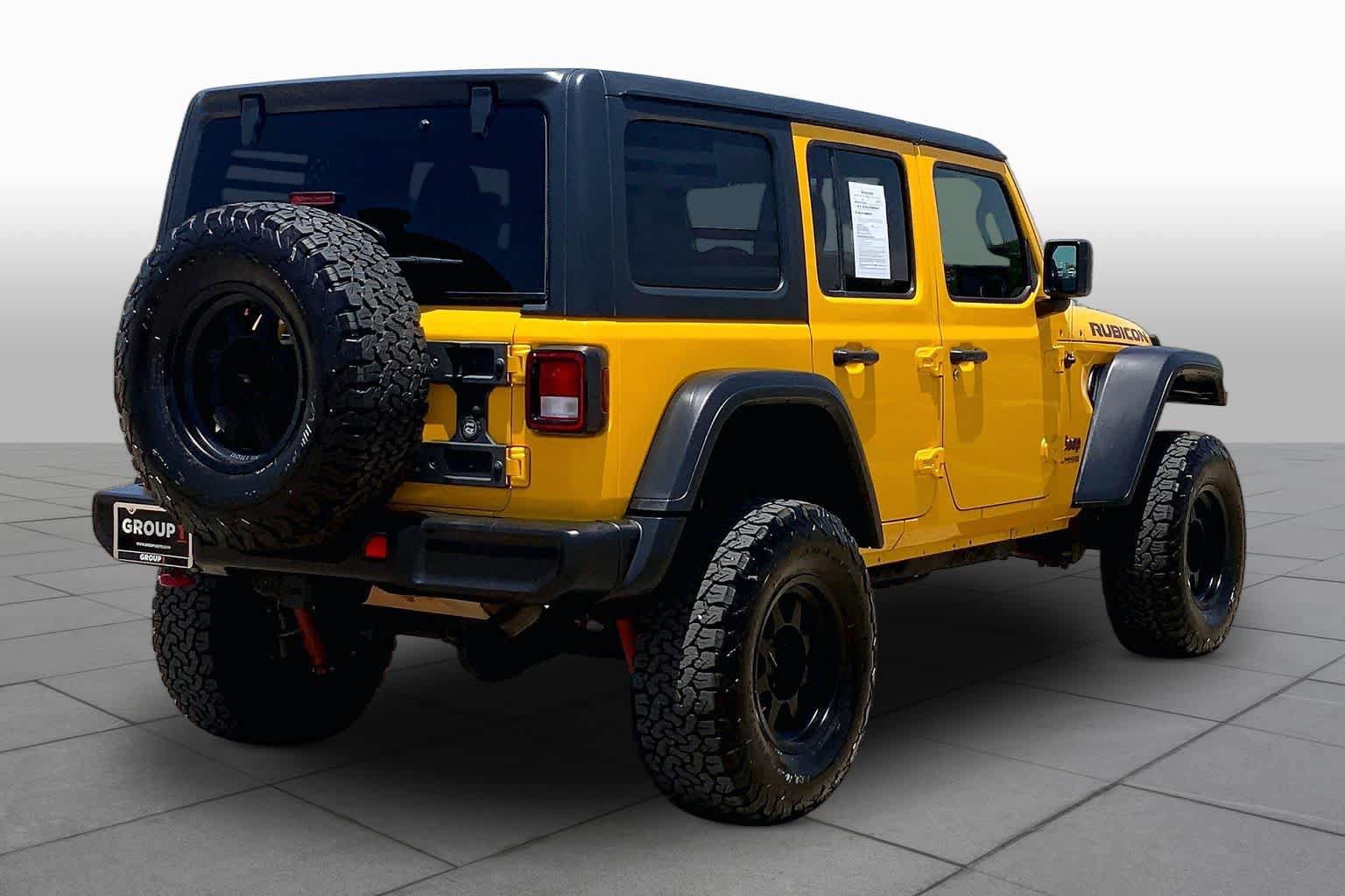 Used 2021 Jeep Wrangler Unlimited Rubicon w/ Cold Weather Group AWD/4WD image 13