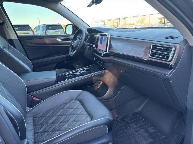 Used 2024 Volkswagen Atlas SEL Premium R-Line image 8