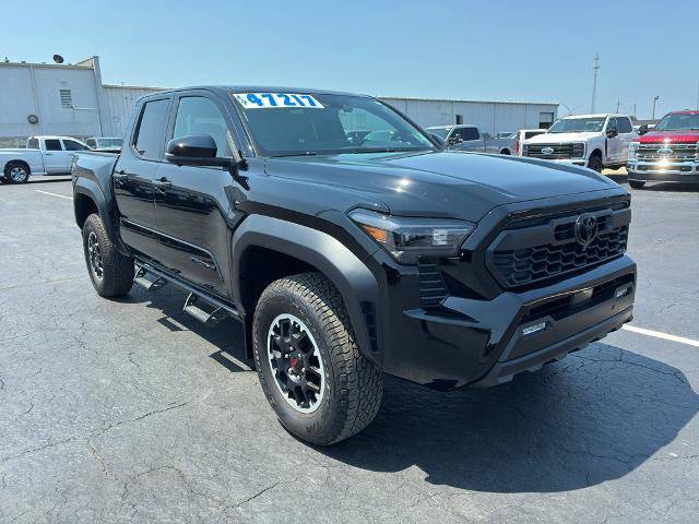 Used 2024 Toyota Tacoma TRD Off-Road w/ TRD Off Road Premium Package AWD/4WD image 3