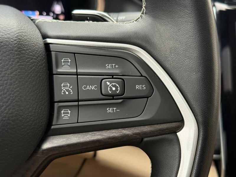 Used 2022 Jeep Grand Cherokee L Limited image 17