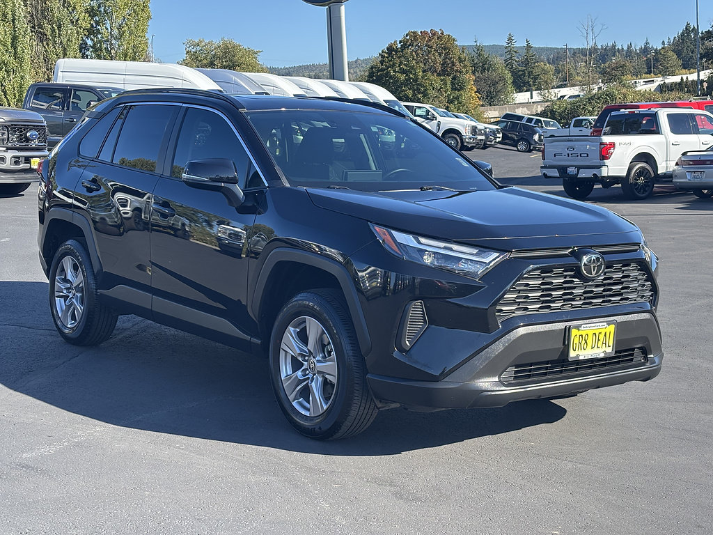 Used 2024 Toyota RAV4 XLE w/ Convenience Package AWD/4WD image 4