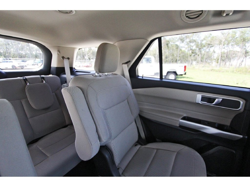 Certified 2022 Ford Explorer XLT RWD image 11