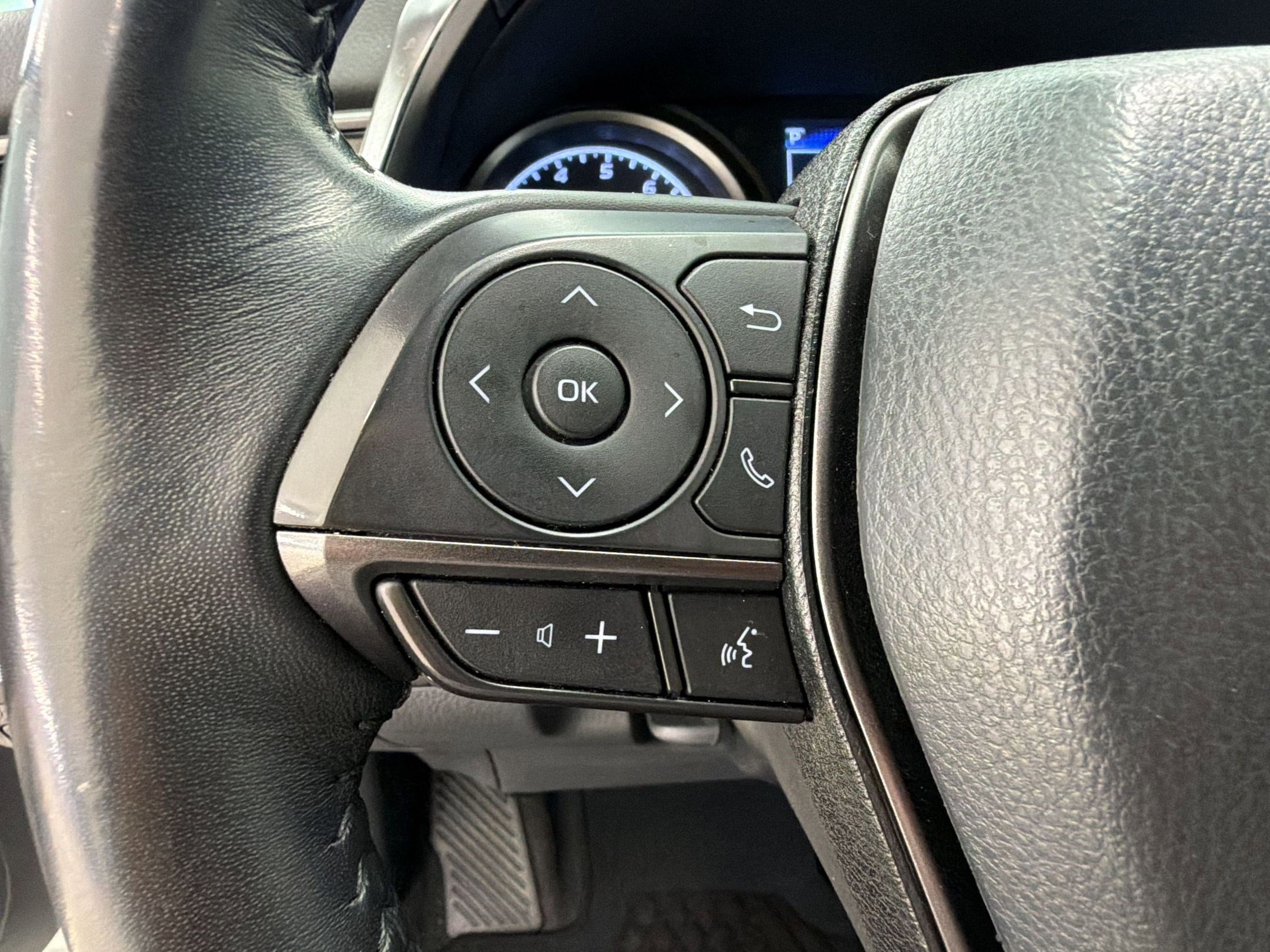 Used 2022 Toyota Camry SE FWD image 16
