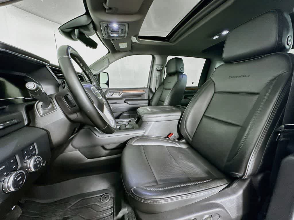 Used 2024 GMC Sierra 3500 Denali w/ Denali Reserve Package AWD/4WD image 12