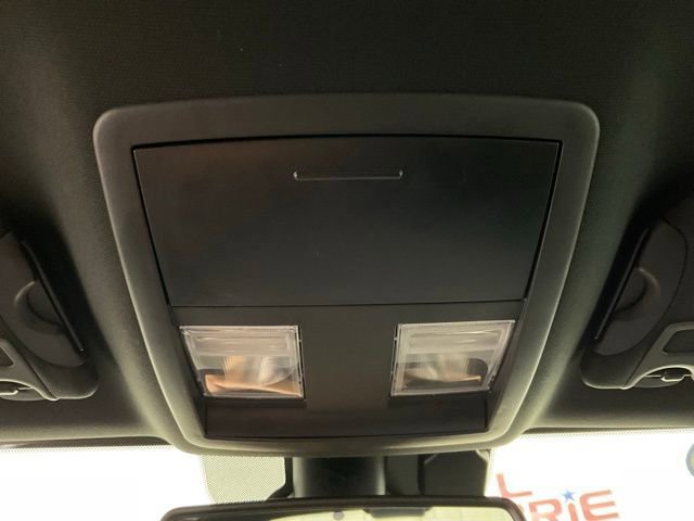 Used 2019 Dodge Challenger SXT w/ Blacktop Package image 19