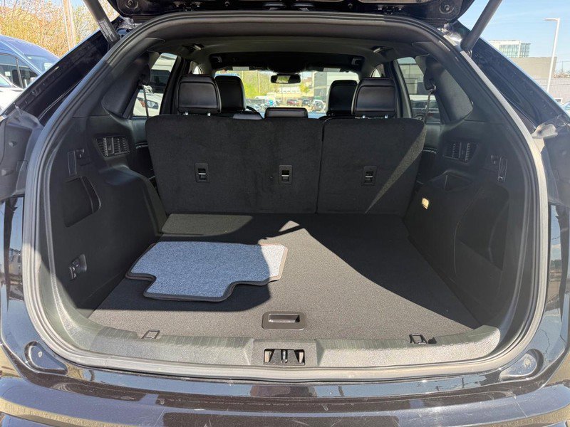 Certified 2022 Ford Edge ST-Line w/ Class II Trailer Tow Package AWD/4WD image 10