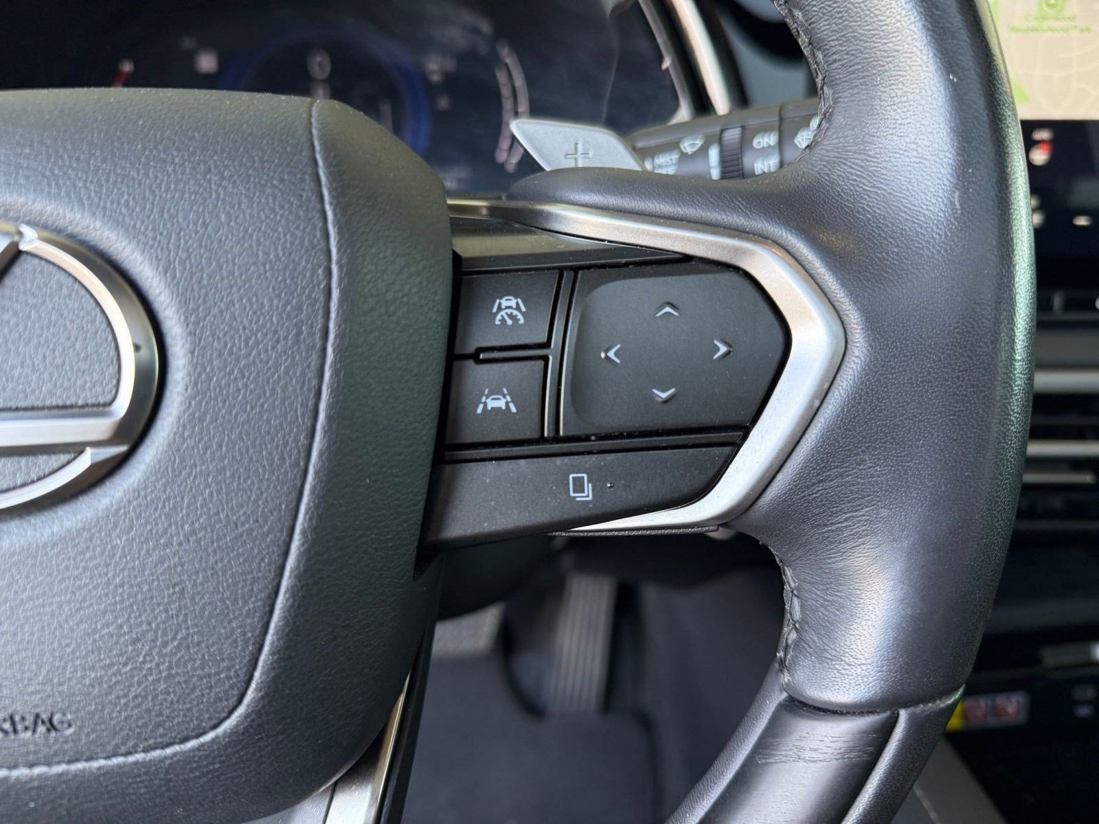 Used 2023 Lexus RX 350 FWD w/ Cold Area Package image 26