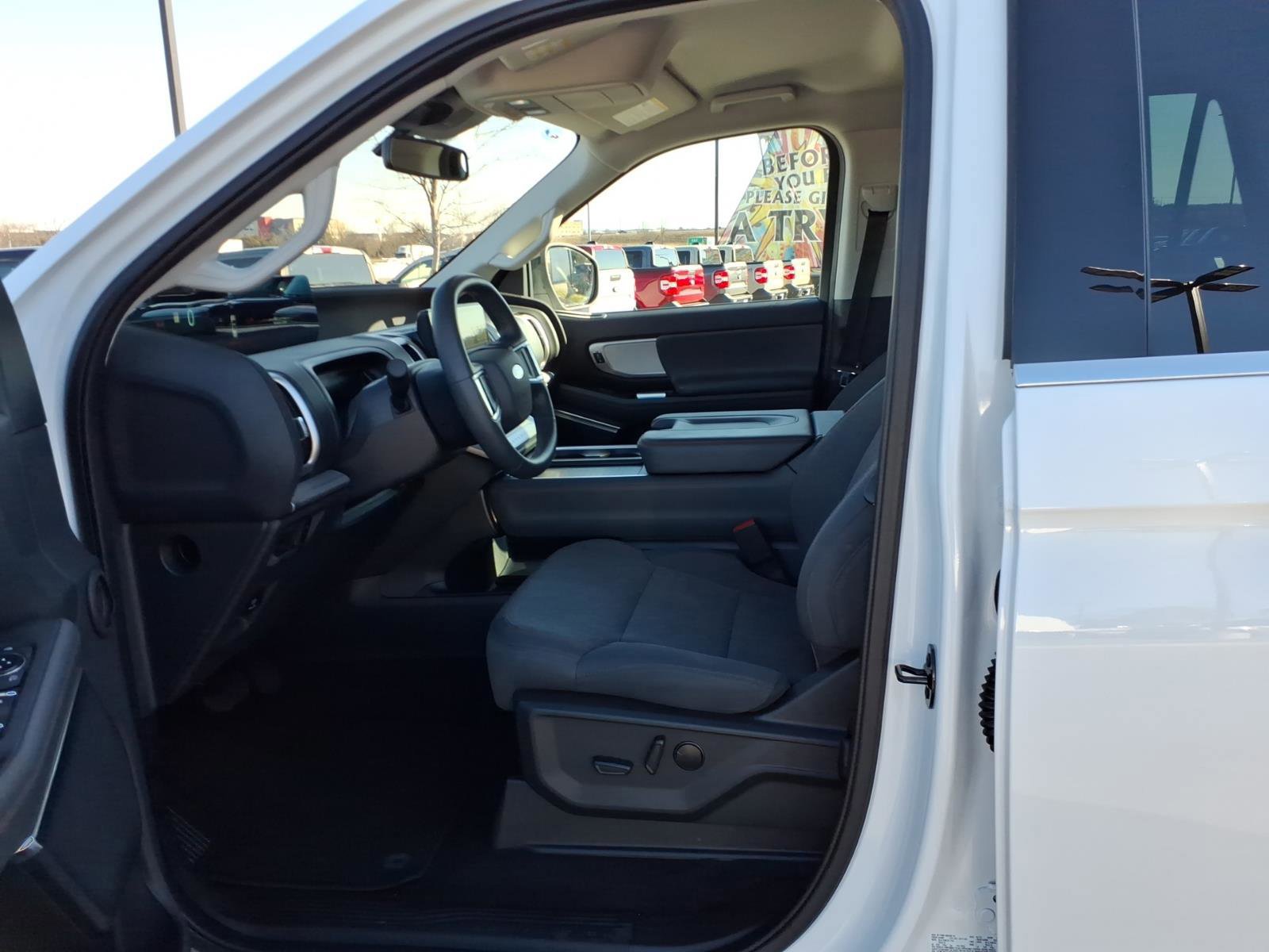 Certified 2025 Ford Expedition Max Active image 11