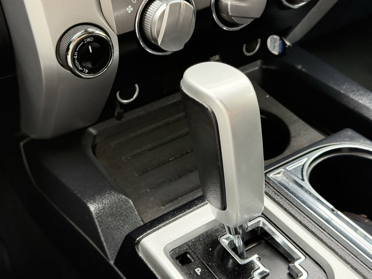 Used 2018 Toyota Tundra SR5 w/ SR5 Upgrade Package AWD/4WD image 20